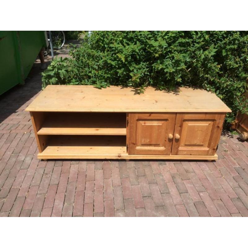 Tv kast GRATIS!!!