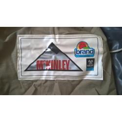 Te koop een ruime 4 pers. McKinley/Brand Piramide tent