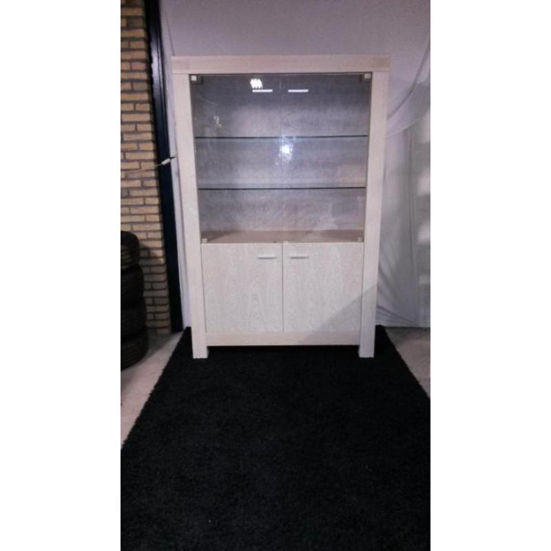 Robuuste Eiken buffet kast.