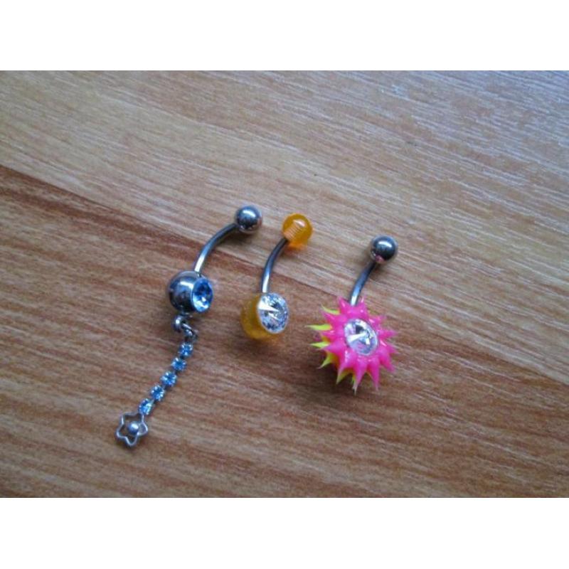 3x navelpiercings