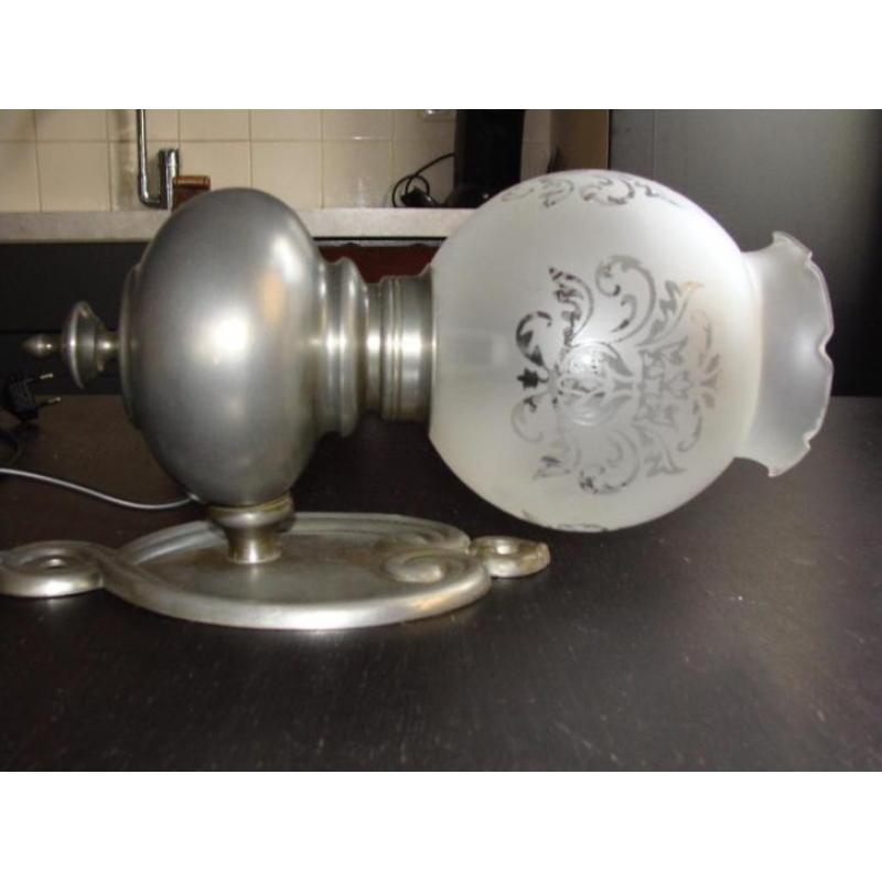wandlamp van zuiver tin