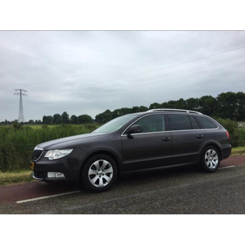Skoda Superb 1.6 TDI 105PK Combi 2011. Lage km!