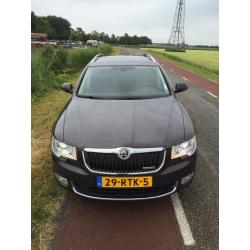 Skoda Superb 1.6 TDI 105PK Combi 2011. Lage km!