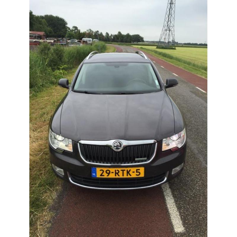 Skoda Superb 1.6 TDI 105PK Combi 2011. Lage km!