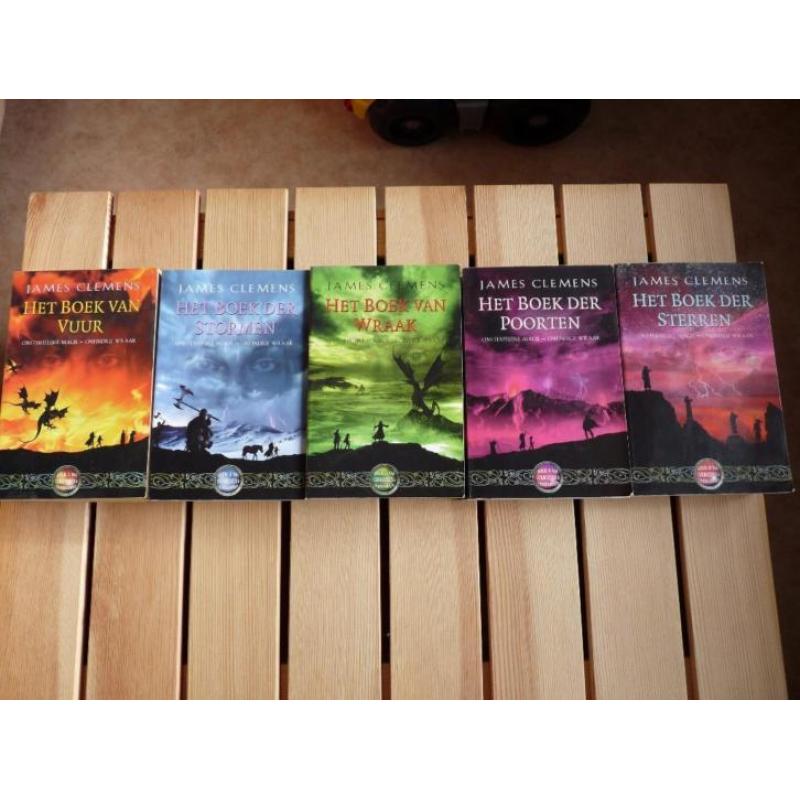5 fantasy-boeken (reeks) van James Clemens: € 30,-