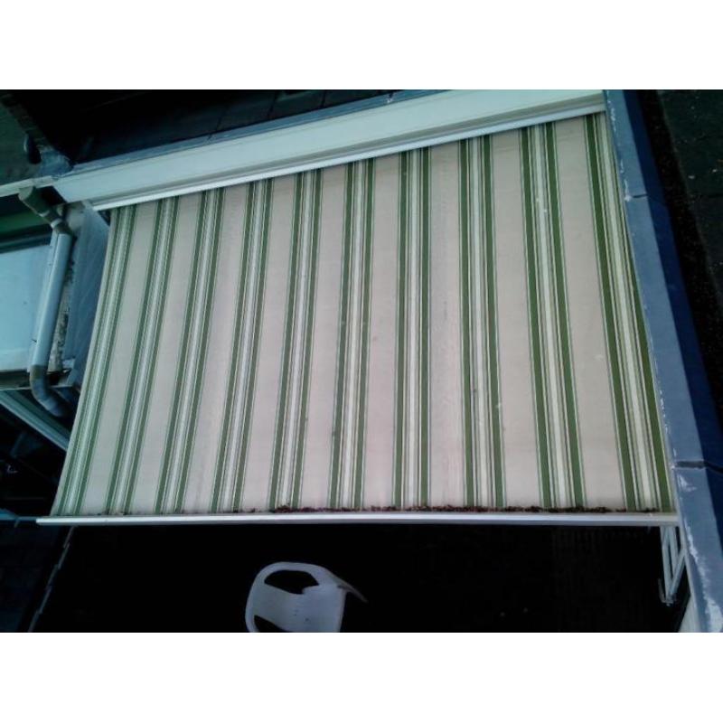 Luxaflex zonnescherm, draaistang bediening, 433 cm