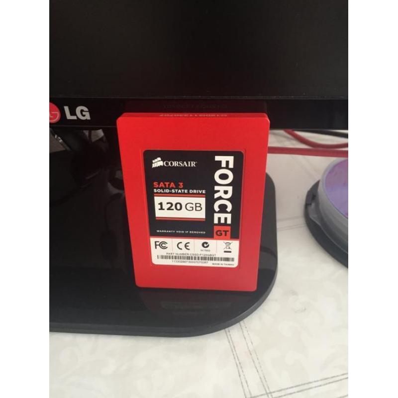SSD Corsair Force GT 120GB.