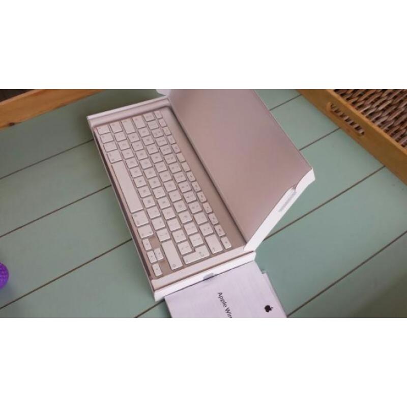 Apple wireless keyboard bluetooth