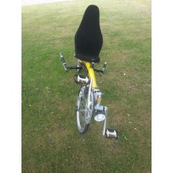 Ligfiets - 3x8 Shimano Alivio versnellingen - geel