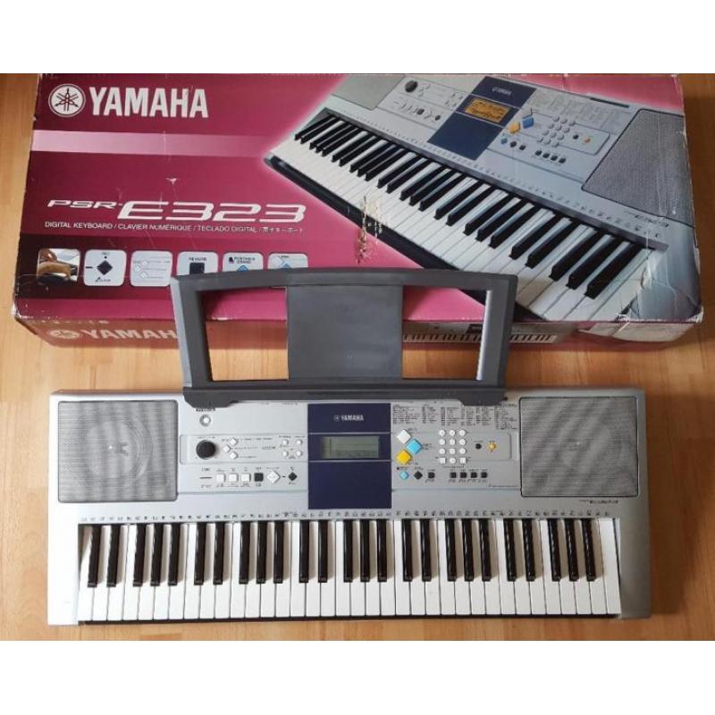 Keyboard Yamah PSR-E323