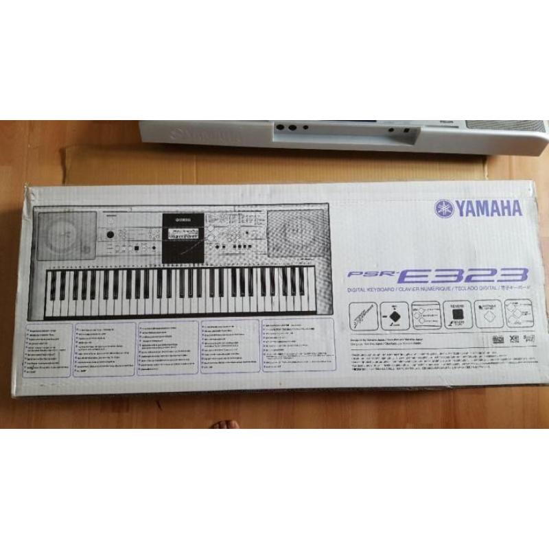 Keyboard Yamah PSR-E323