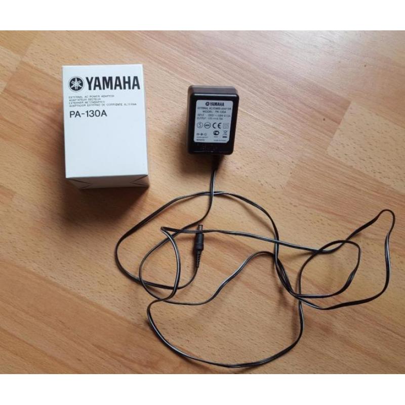 Keyboard Yamah PSR-E323