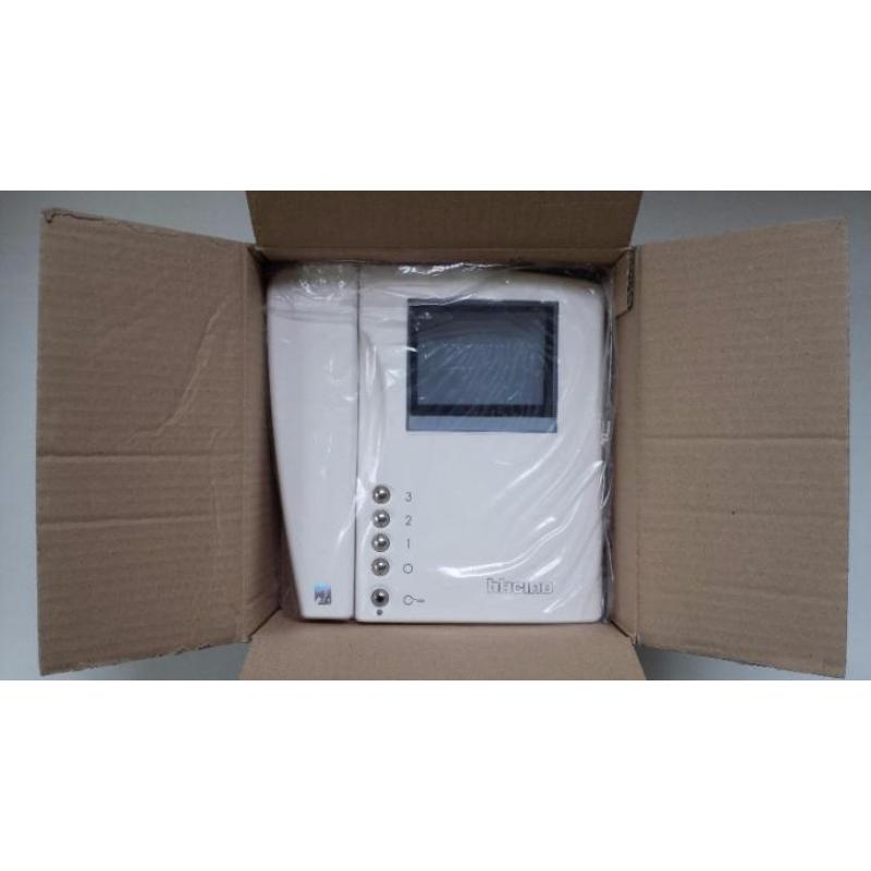 5x BTicino video telefoon BT344804 Legrand wit/zwart 4inch