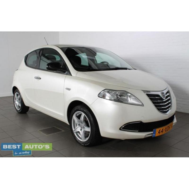Lancia Ypsilon 1.2 Platinum 5 Drs Airco Bluetooth (bj 2012)