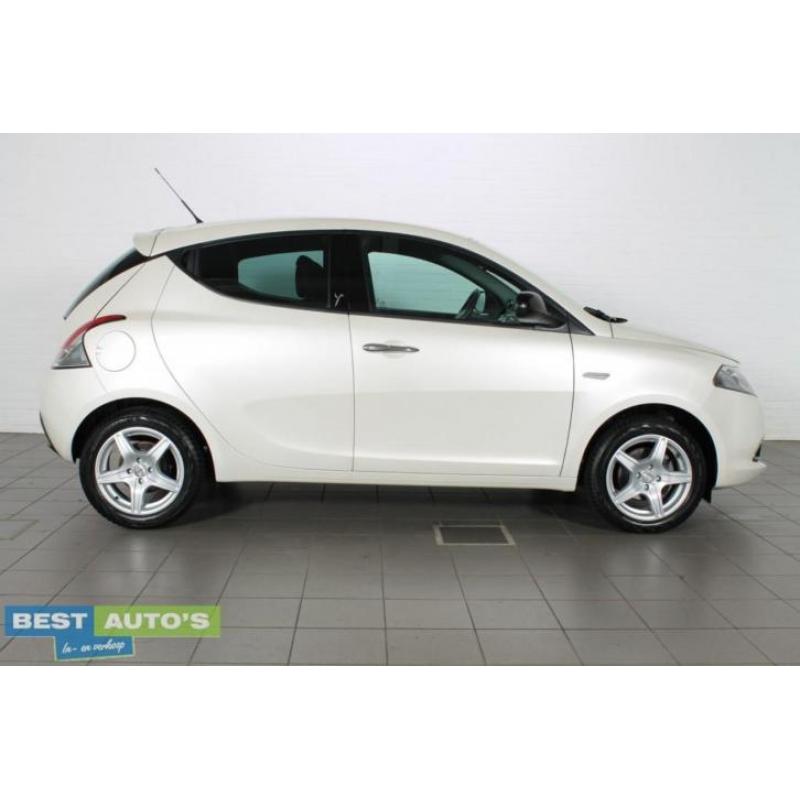 Lancia Ypsilon 1.2 Platinum 5 Drs Airco Bluetooth (bj 2012)