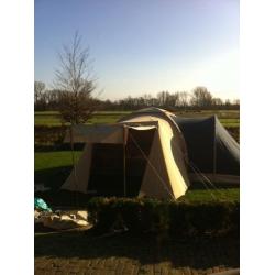 Zeer complete Karsten tent met slaapaanbouw