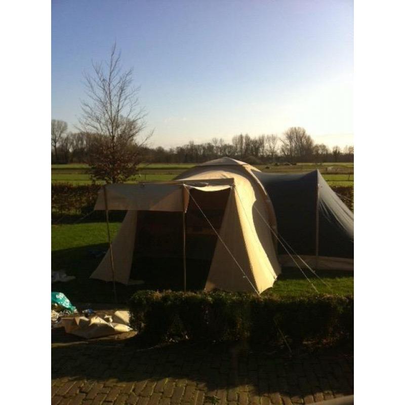 Zeer complete Karsten tent met slaapaanbouw
