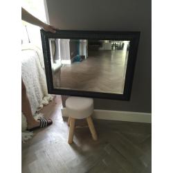 Te koop: wandspiegel met sierlijst