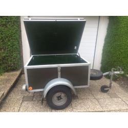 Bagagewagen met afsluitbare deksel