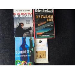Doos met leuke boeken aangeboden