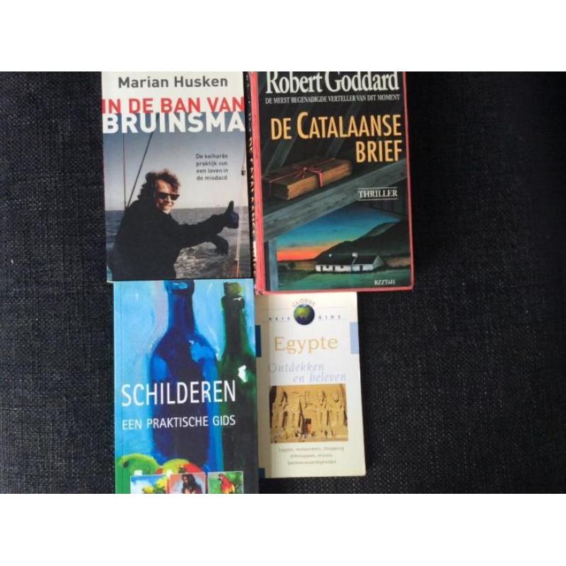 Doos met leuke boeken aangeboden