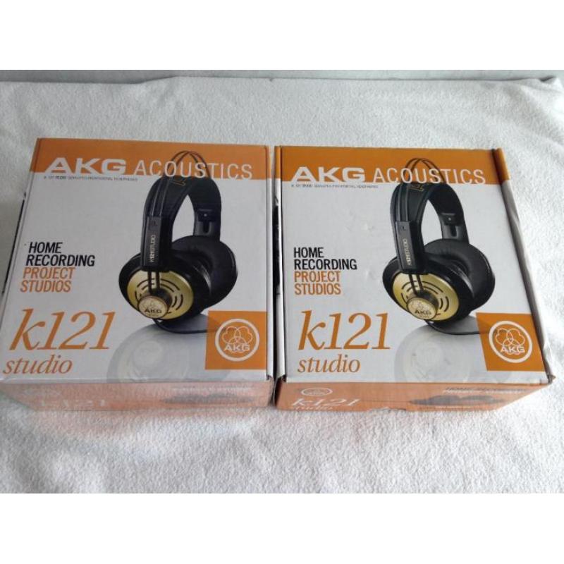 AKG K 121 studio hoofdtelefoon