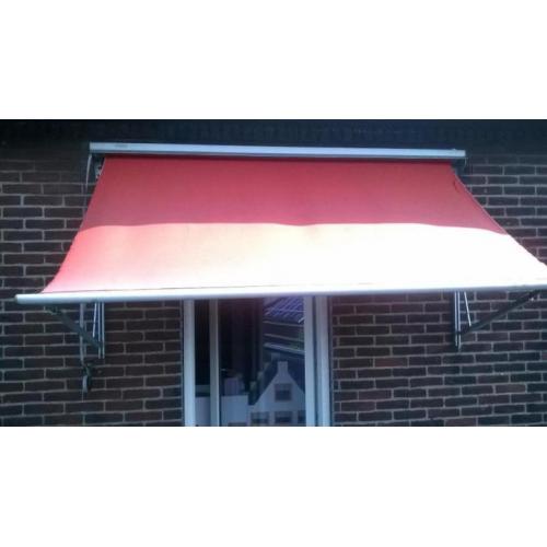 Uitvalscherm 220cm breed uitval 105cm