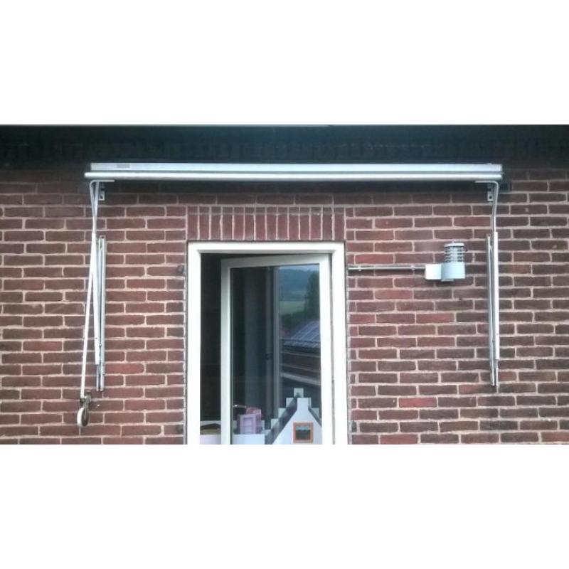 Uitvalscherm 220cm breed uitval 105cm