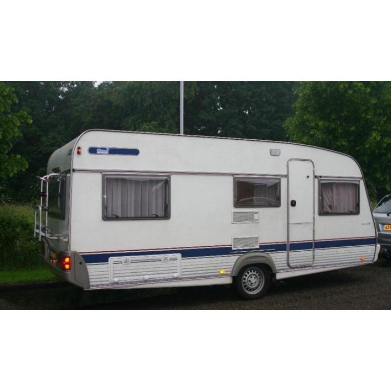 Luxe Wilk caravan met alle denkbare accessoires