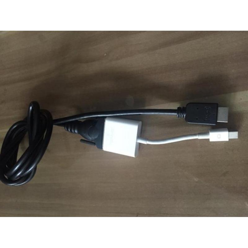 2x Apple Kabeltjes en Apple Muis