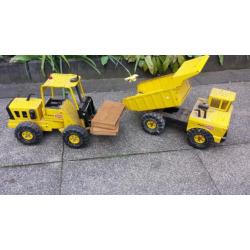 Mighty Tonka heftruck en vrachtwagen speelgoed.