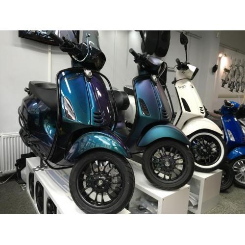 NIEUWE Vespa Sprint Special Kameleon mat & glans leverbaar