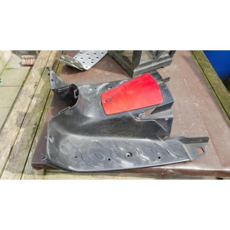Peugeot speedfight 1/2 voeten kap