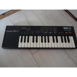 vintage keyboard Casio SK-1 1986