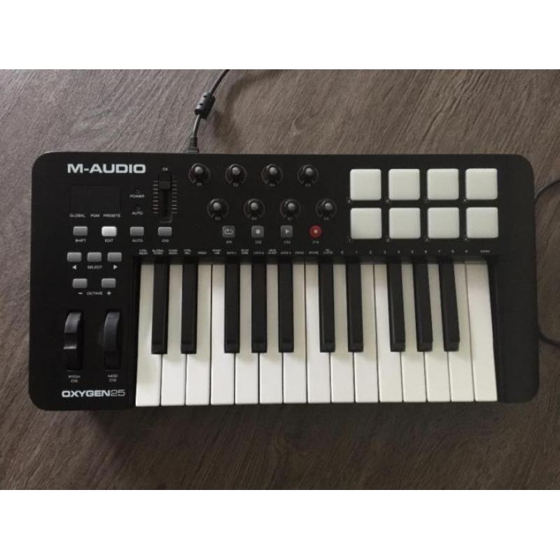 Keyboard M AUDIO- OXYGEN25