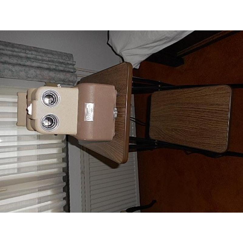 Aangeboden zeer zeldzame vieuwmaster projector.