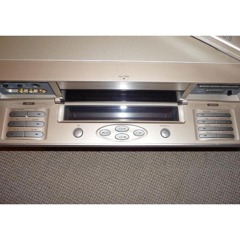 Samsung SV300W Universal Player/Recorder