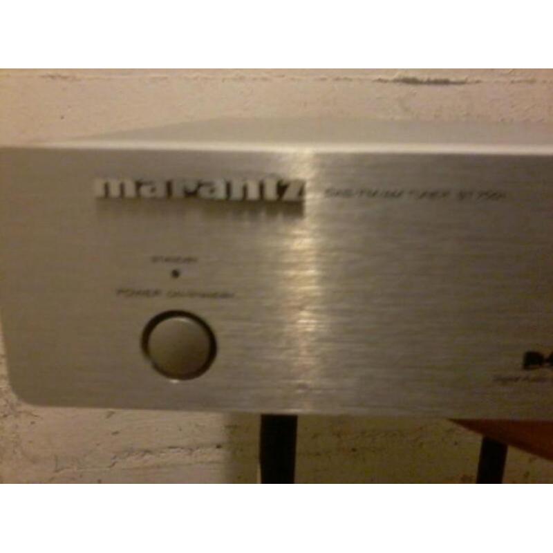 Radio receiver marantz