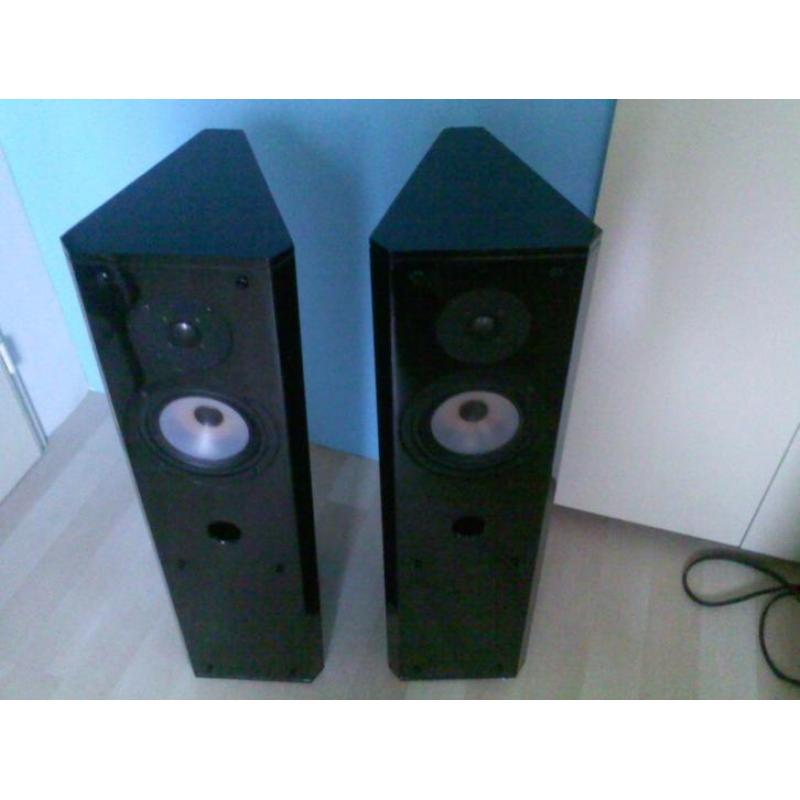 Driade 22.2 high-end speakers. Uitgevoerd in zwarte pianolak