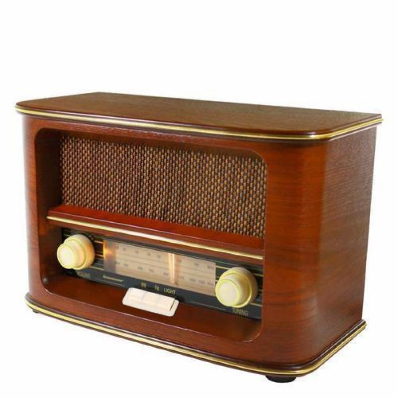 Soundmaster NR945 nostalgische draagbare radio voor € 50.00