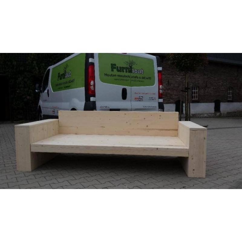 Groot loungebed van steigerhout.