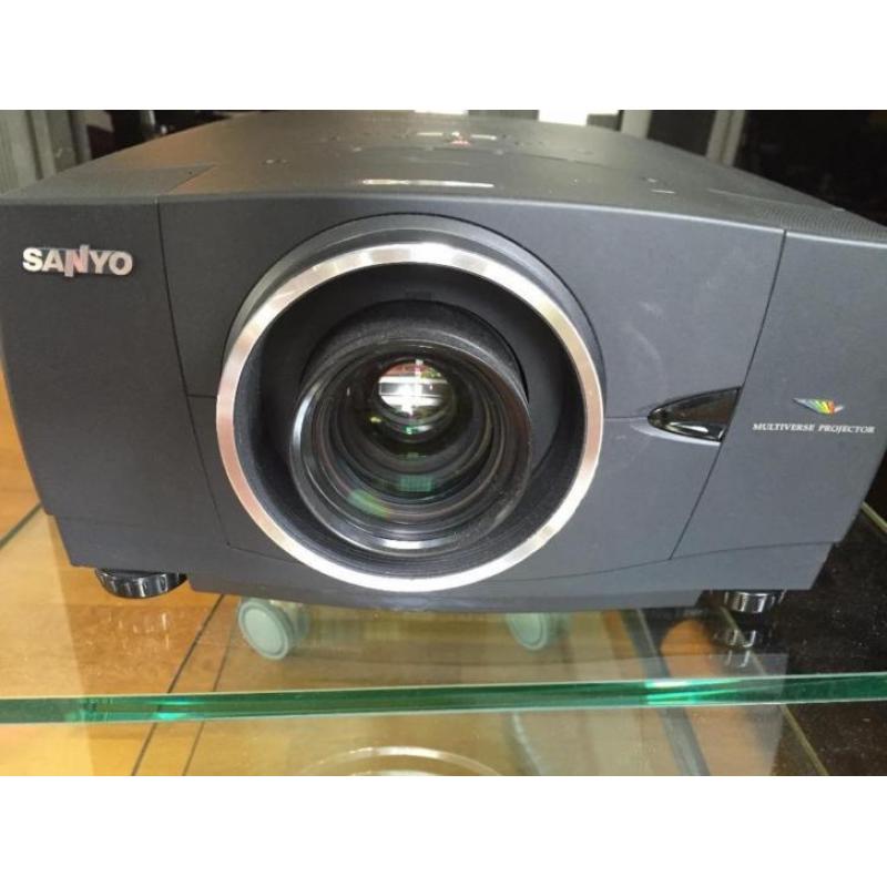 Sanyo HD pro wide, professionele multiverse beamer