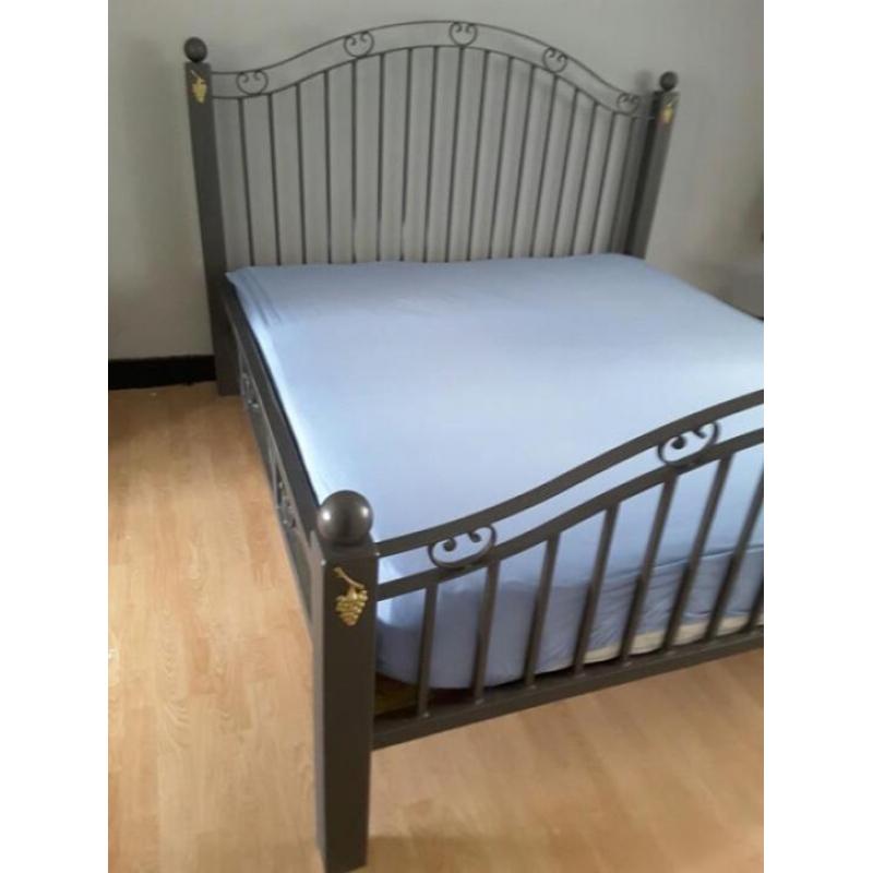 super mooi handgemaakt smeedijzer bed