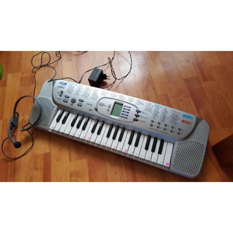 Keyboard Casio SA-75