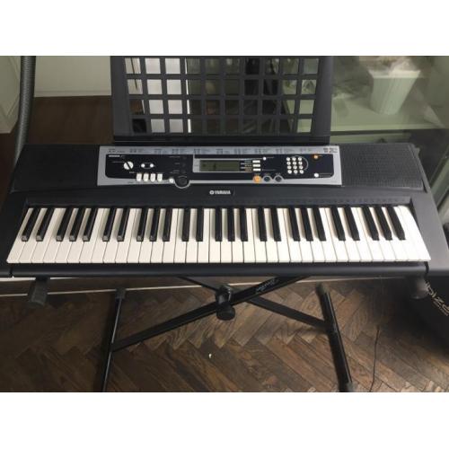 Yamaha Keyboard incl standaard