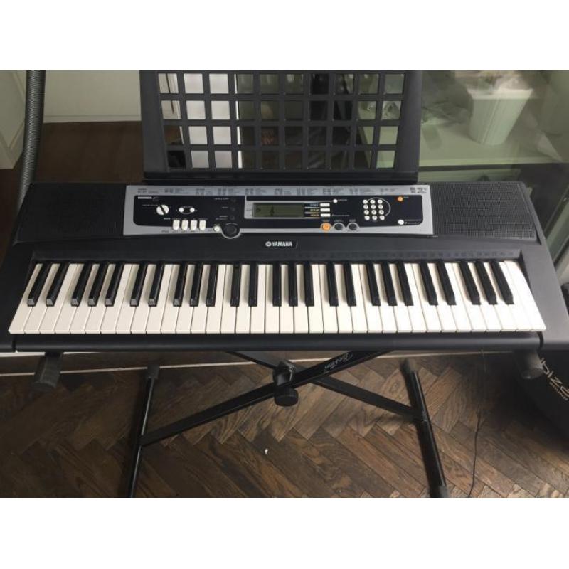 Yamaha Keyboard incl standaard