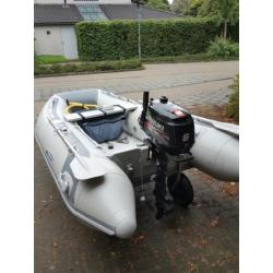 nimarine airdeck 290 met 6pk Suzuki 4-takt.