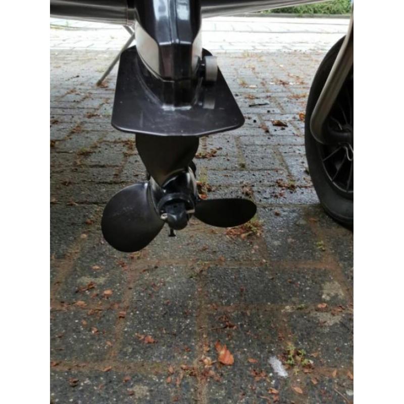 nimarine airdeck 290 met 6pk Suzuki 4-takt.