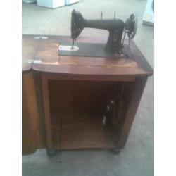 Oude husqvarna naaimachine.