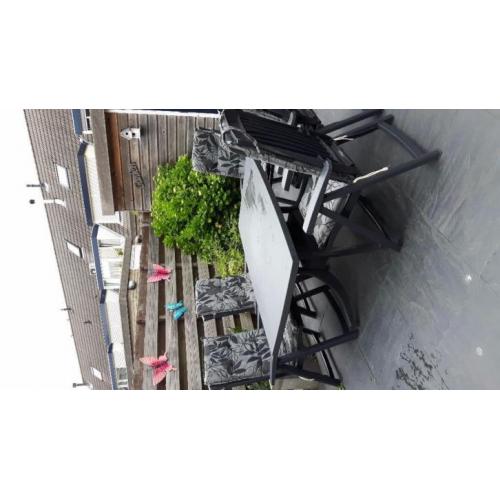 Antraciet tuinset (tafel, 5 stoelen + kussens )